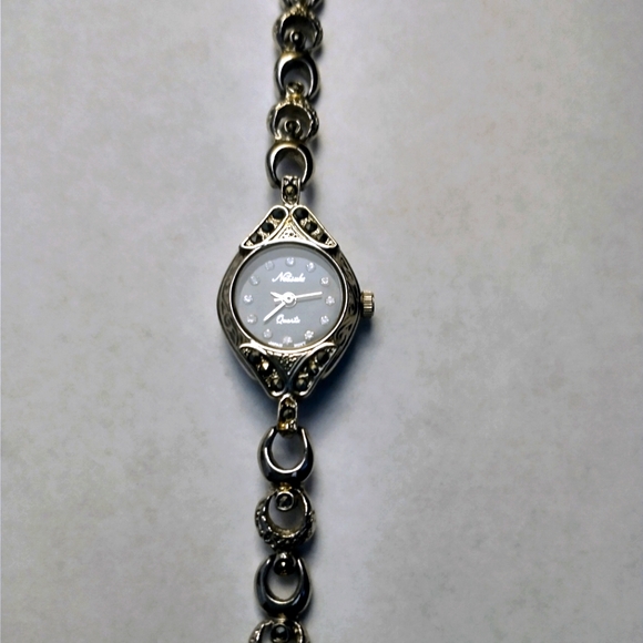 Vintage Netsuke Women WristWatch Marcasite Quartz Bracelet 7" - Picture 4 of 7